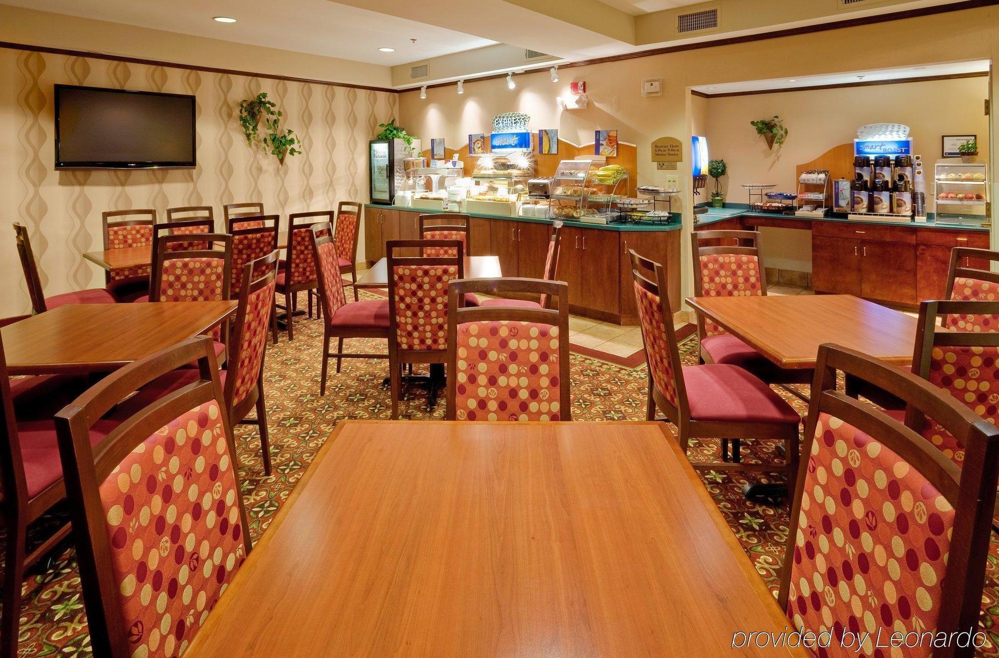 Holiday Inn Express & Suites Frackville Restaurant photo
